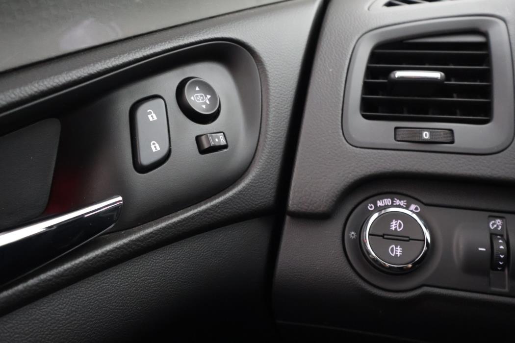 OPEL Insignia 2016