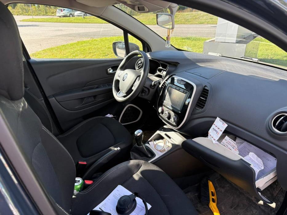RENAULT Captur 2017