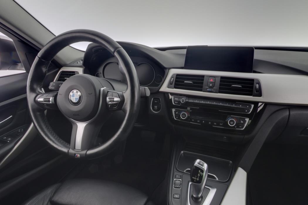 BMW 320 2019
