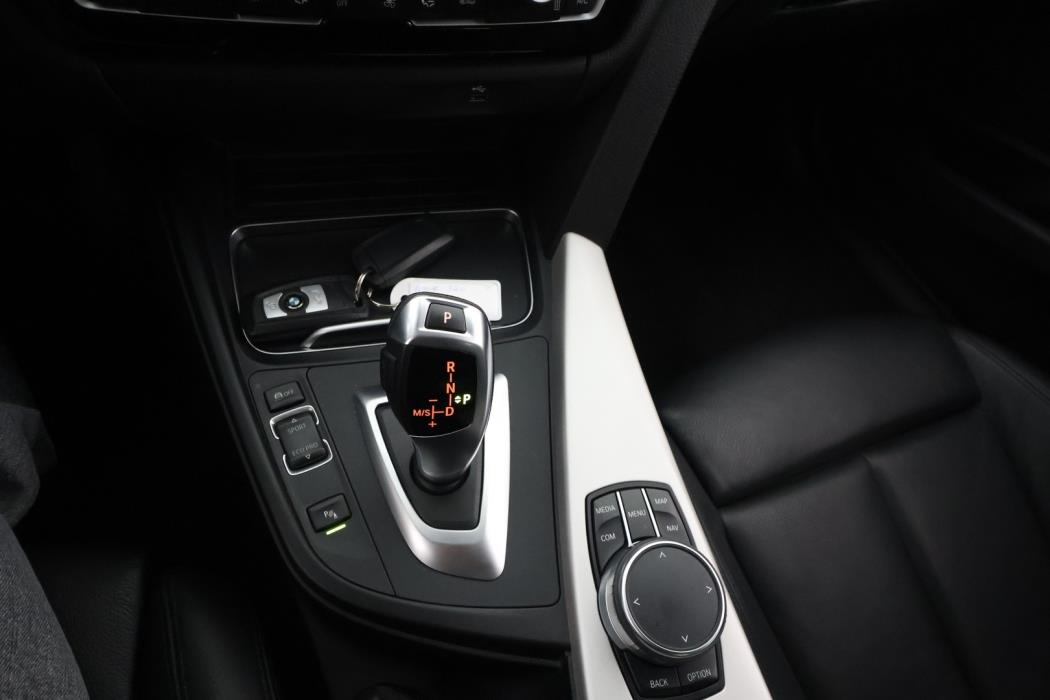 BMW 320 2019
