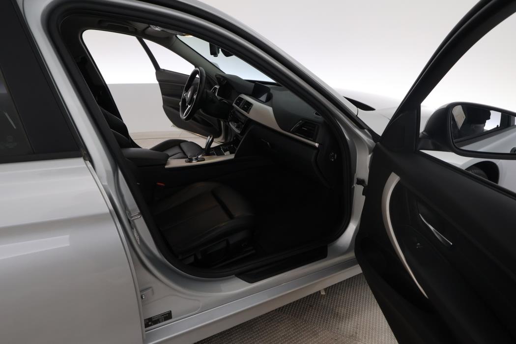 BMW 320 2019