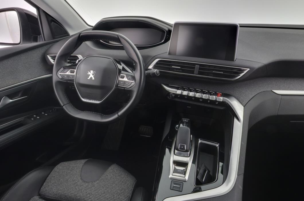 PEUGEOT 3008 2019