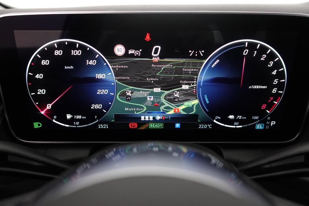 MERCEDES-BENZ GLC 2023