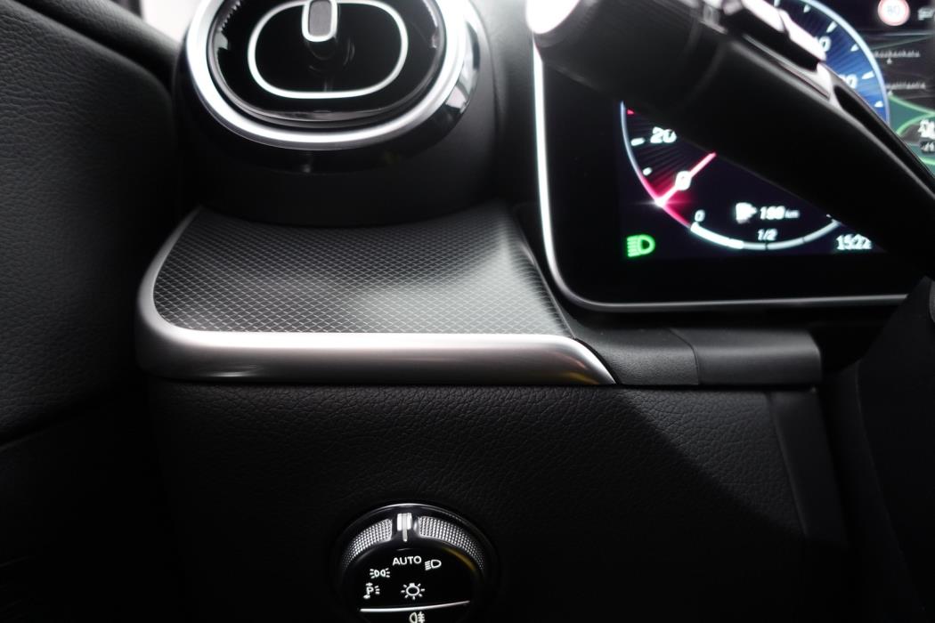 MERCEDES-BENZ GLC 2023