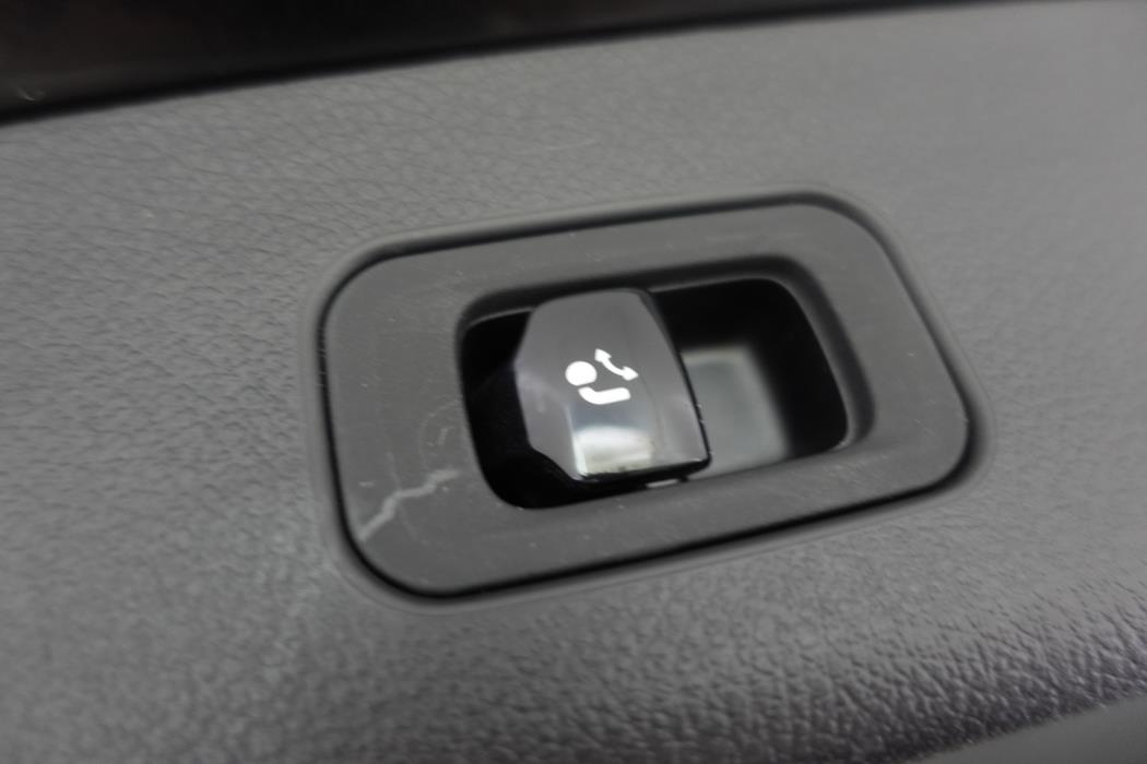 MERCEDES-BENZ GLC 2023