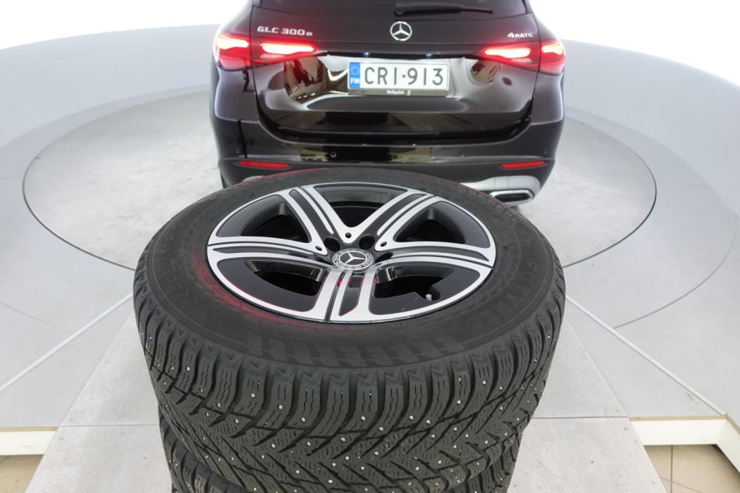 MERCEDES-BENZ GLC 2023