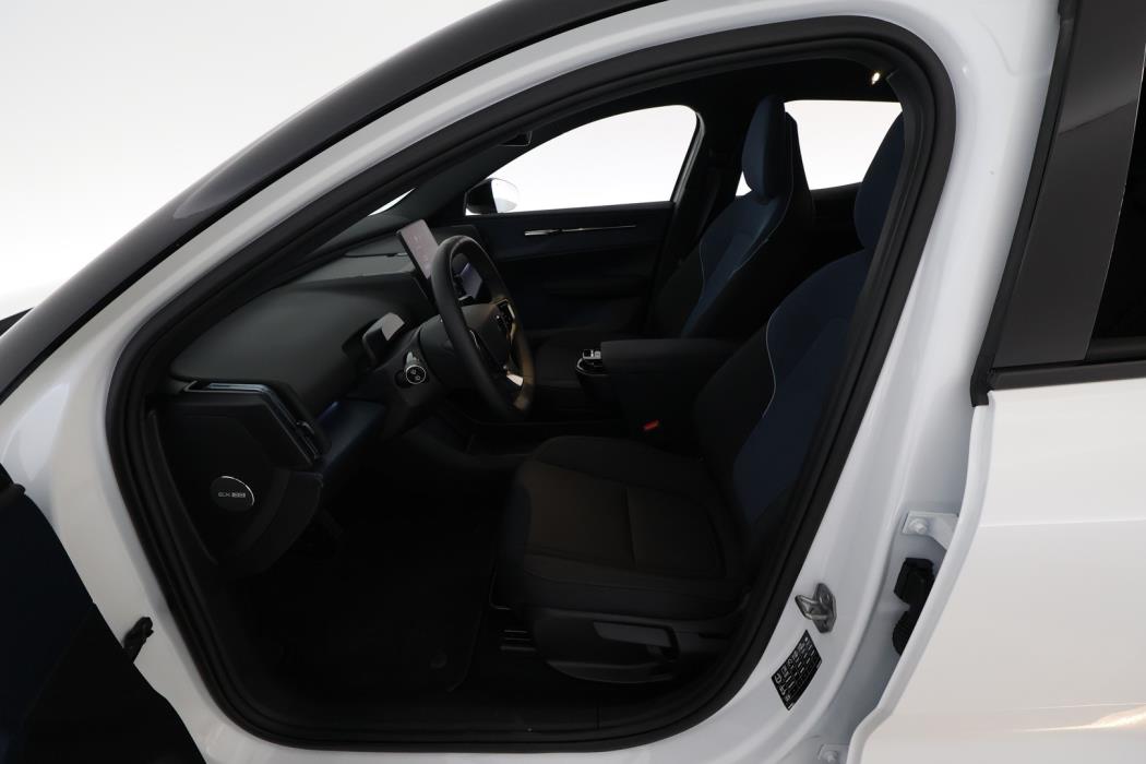 VOLVO EX30 2024