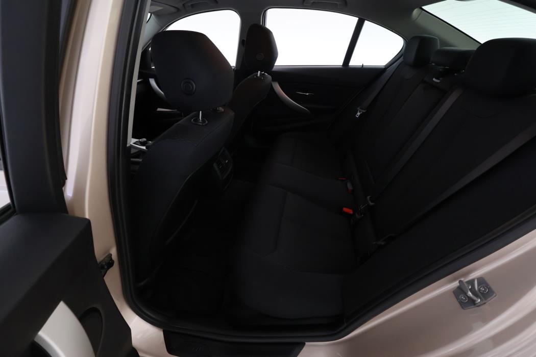 BMW 320 2013