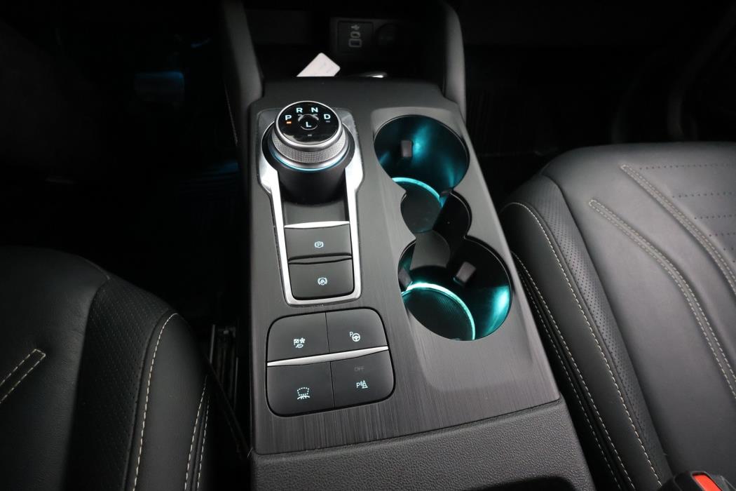 FORD Kuga 2023