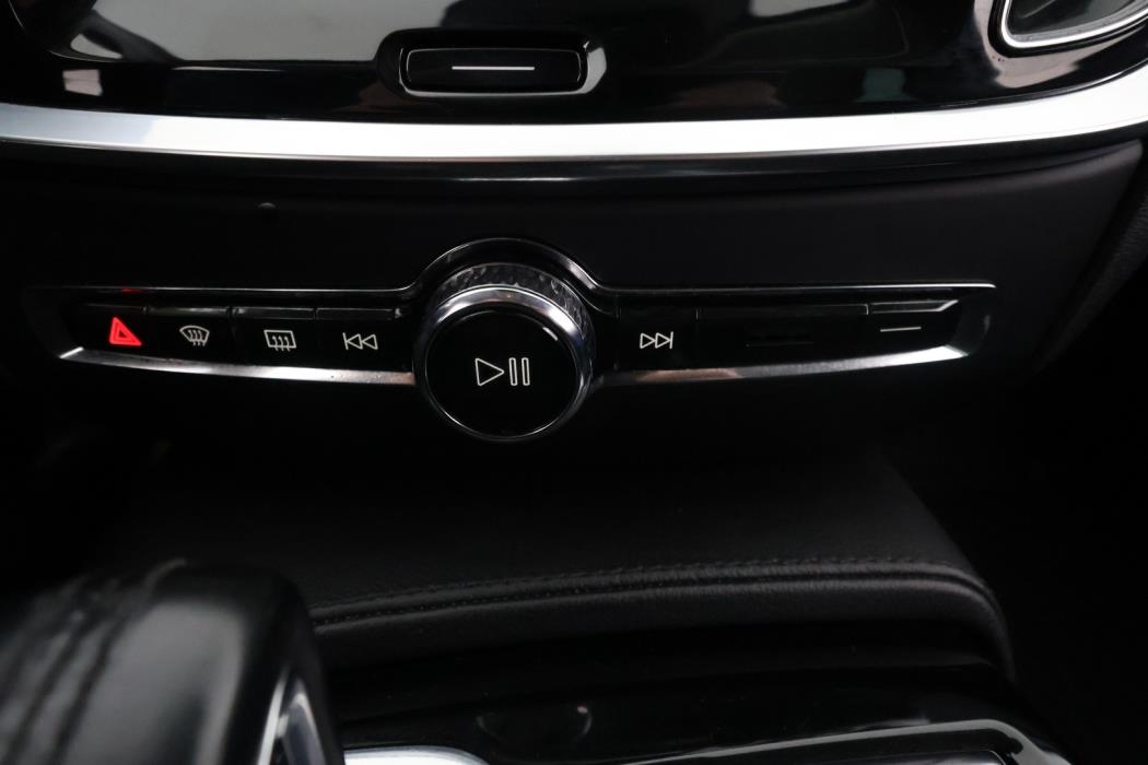 VOLVO V60 2020