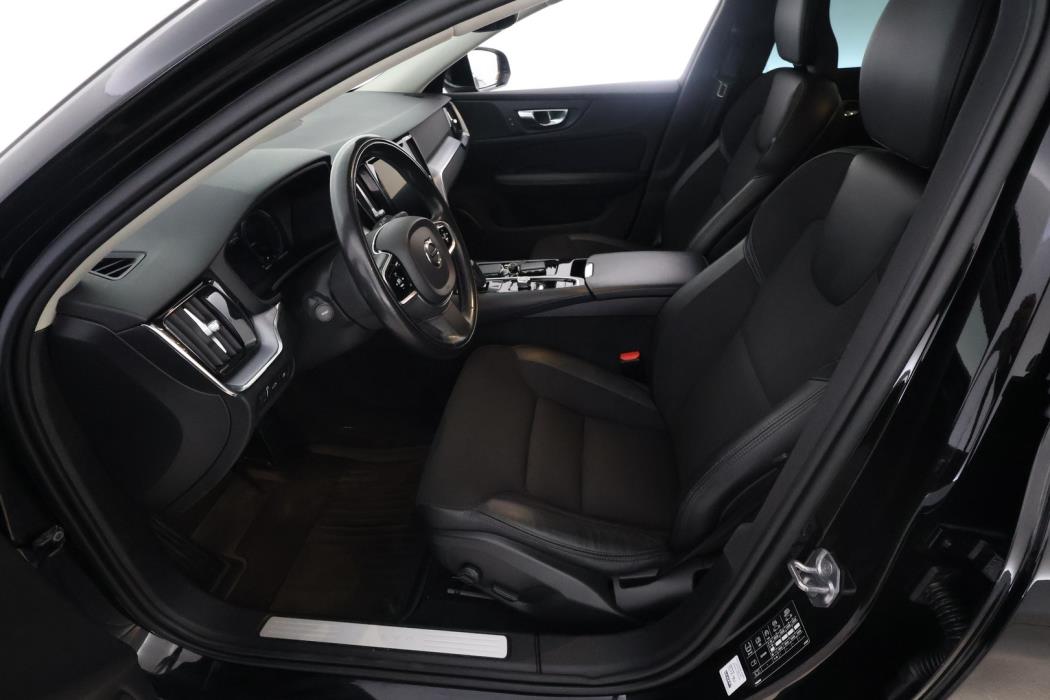VOLVO V60 2020