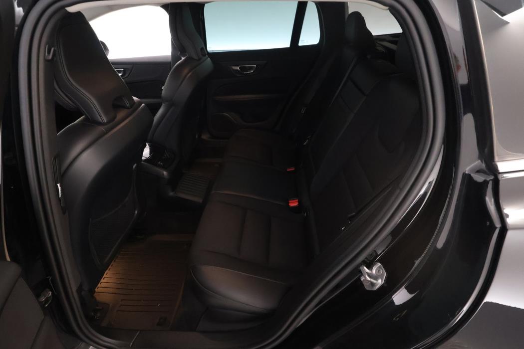 VOLVO V60 2020