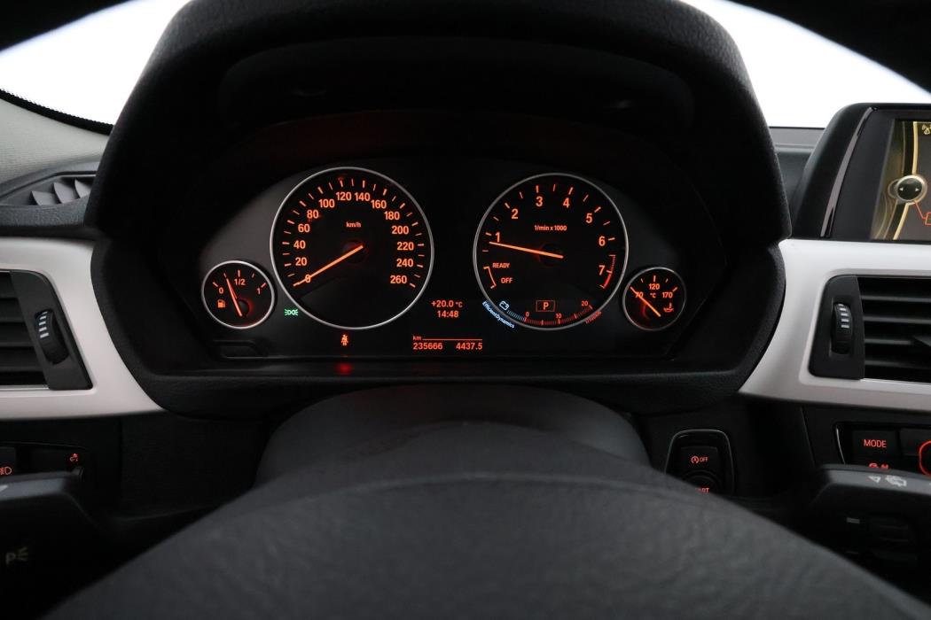 BMW 320 2013