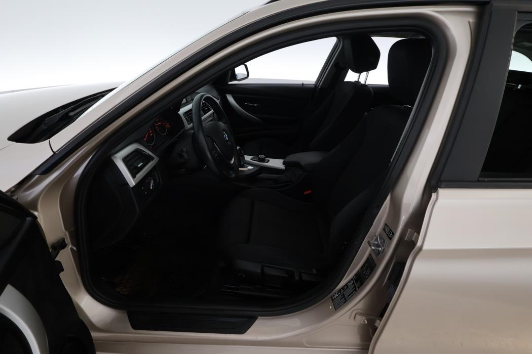 BMW 320 2013