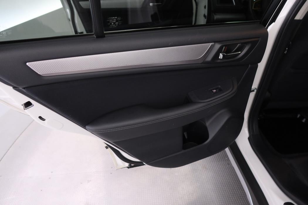 SUBARU Outback 2019