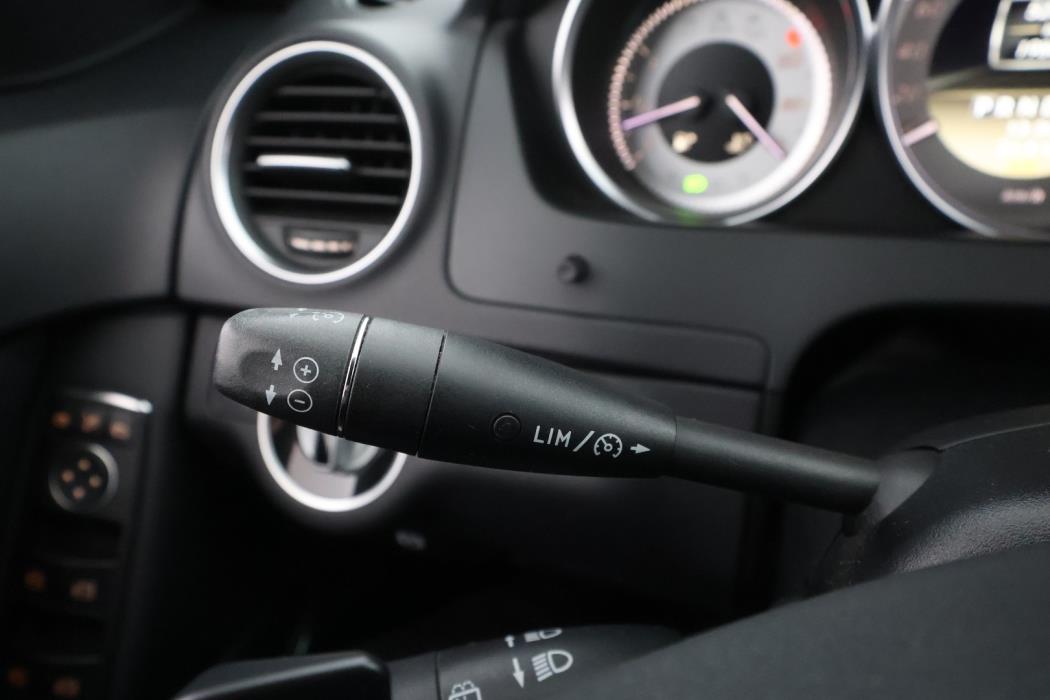 MERCEDES-BENZ C 2012