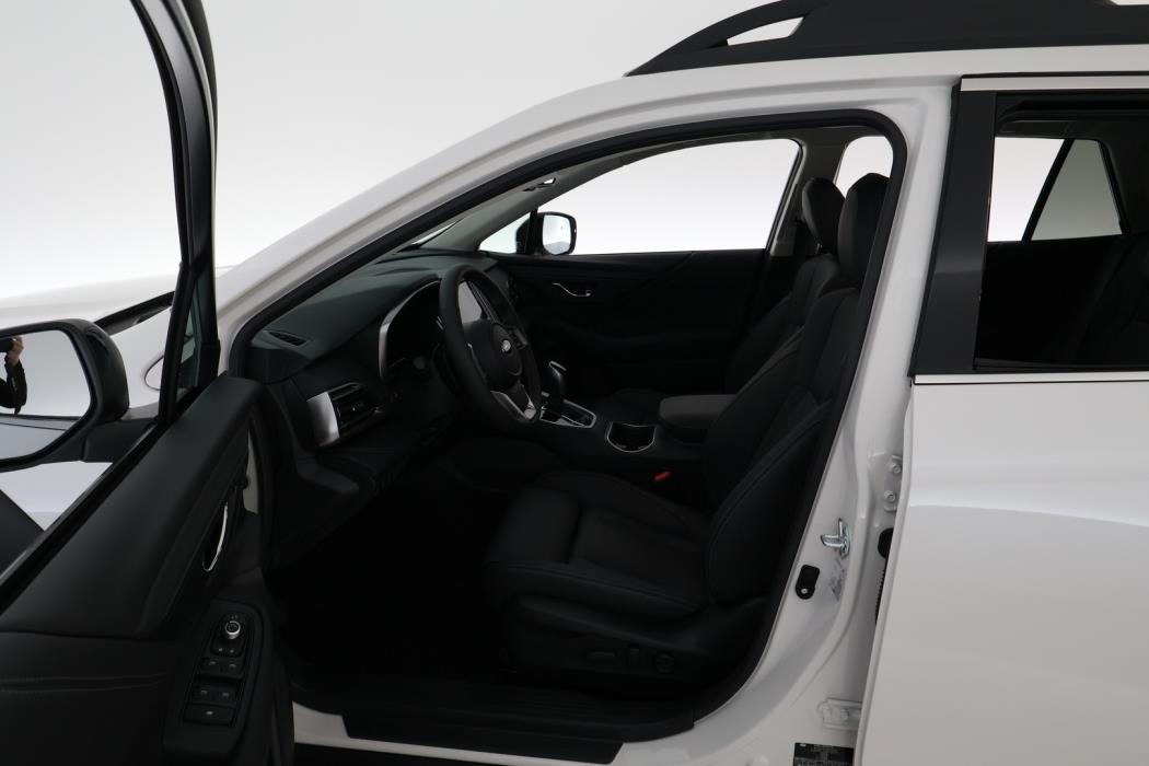 SUBARU Outback 2025