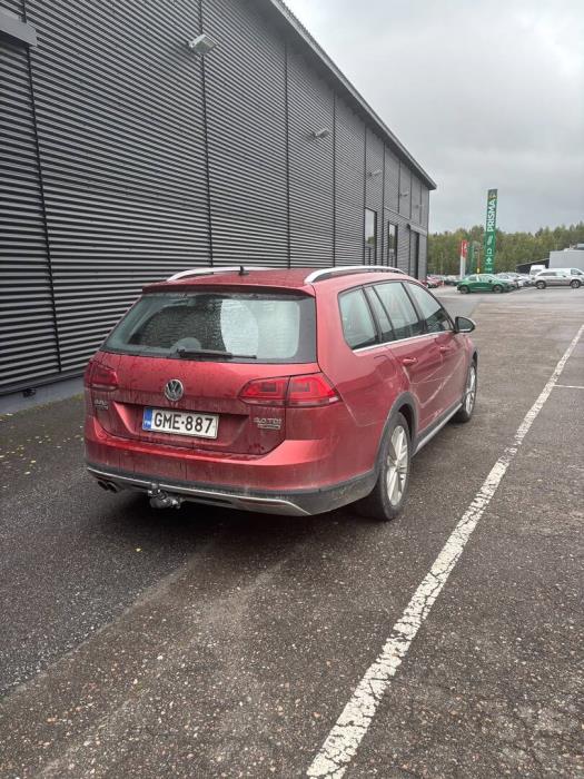 VOLKSWAGEN Golf 2016