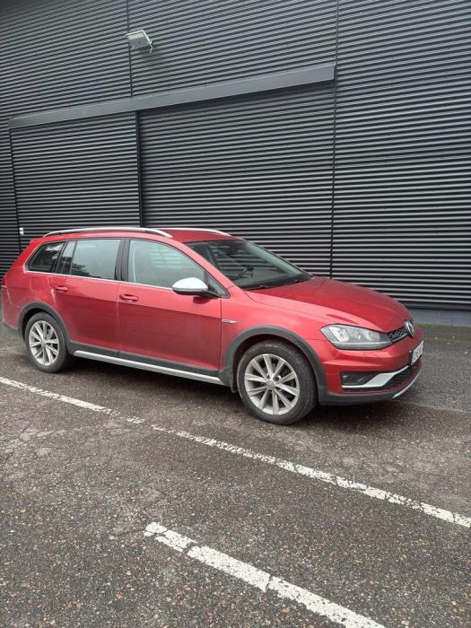 VOLKSWAGEN Golf 2016