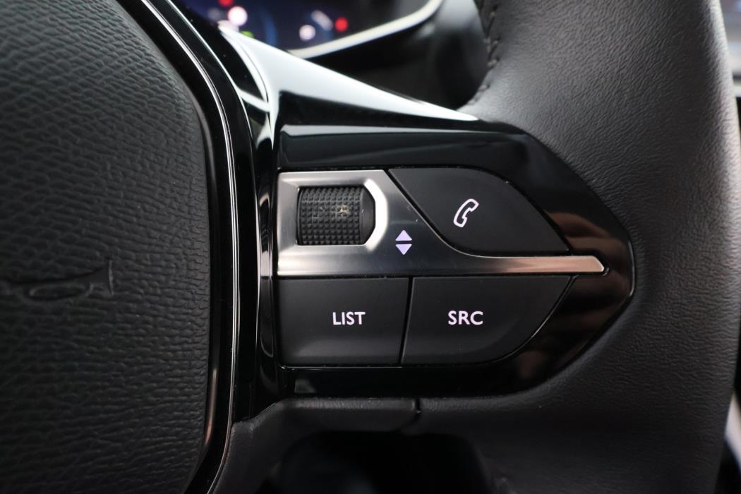 PEUGEOT e-208 2023