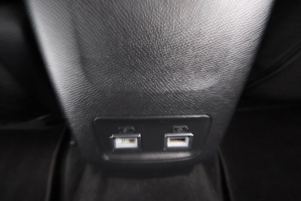 PEUGEOT e-208 2023