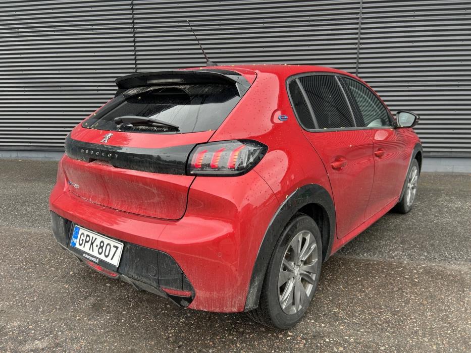 PEUGEOT e-208 2023