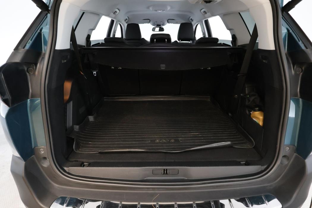 PEUGEOT 5008 2020