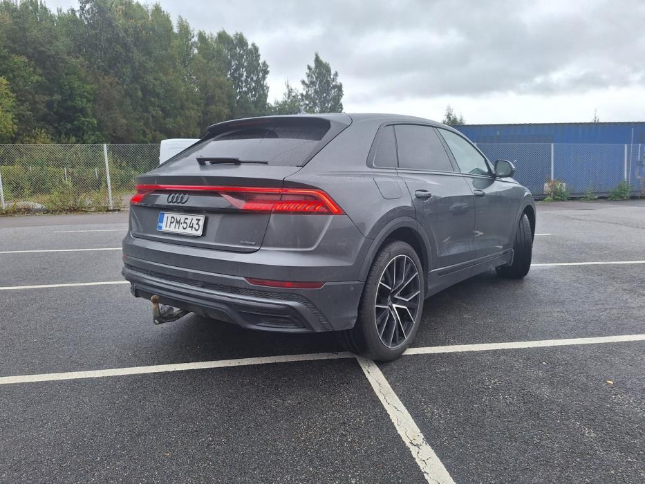 AUDI Q8 2020