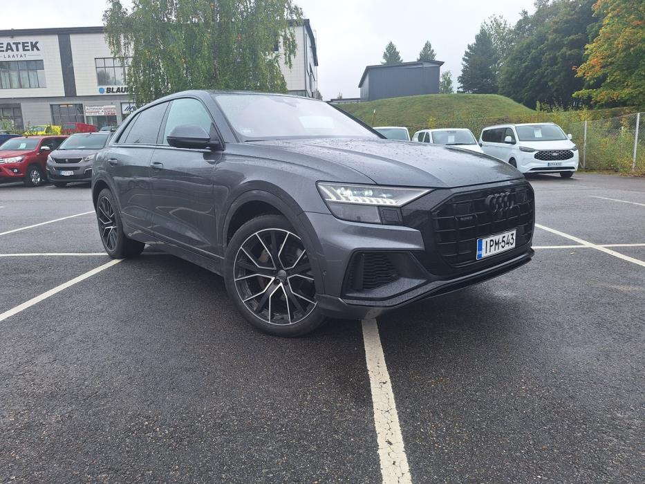 AUDI Q8 2020