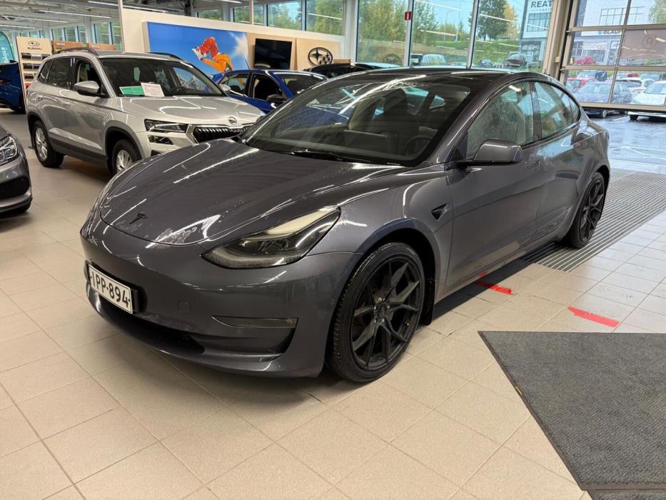 TESLA Model 3 2021