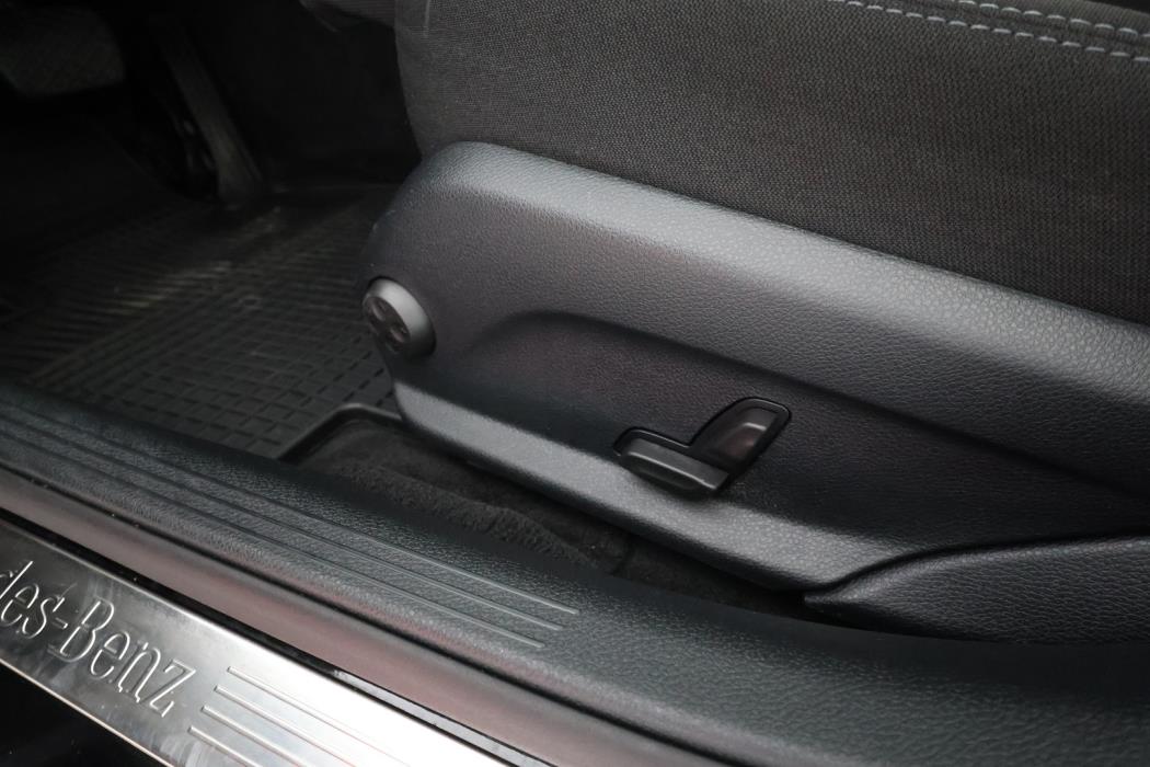 MERCEDES-BENZ C 2019