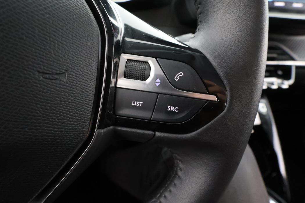 PEUGEOT e-208 2023
