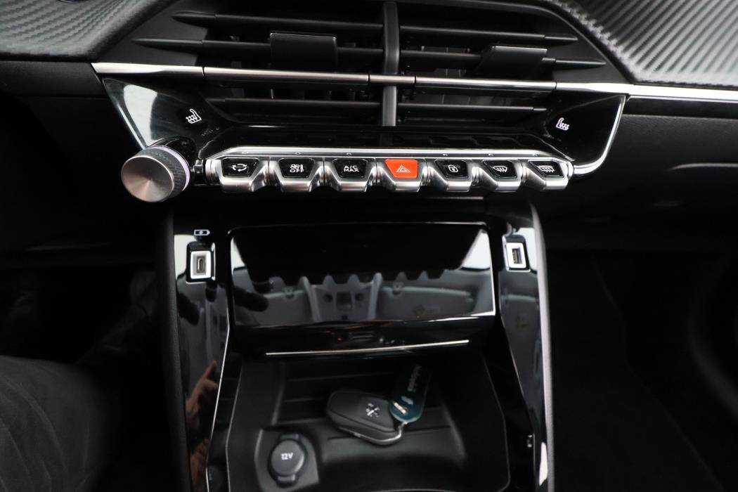 PEUGEOT e-208 2023