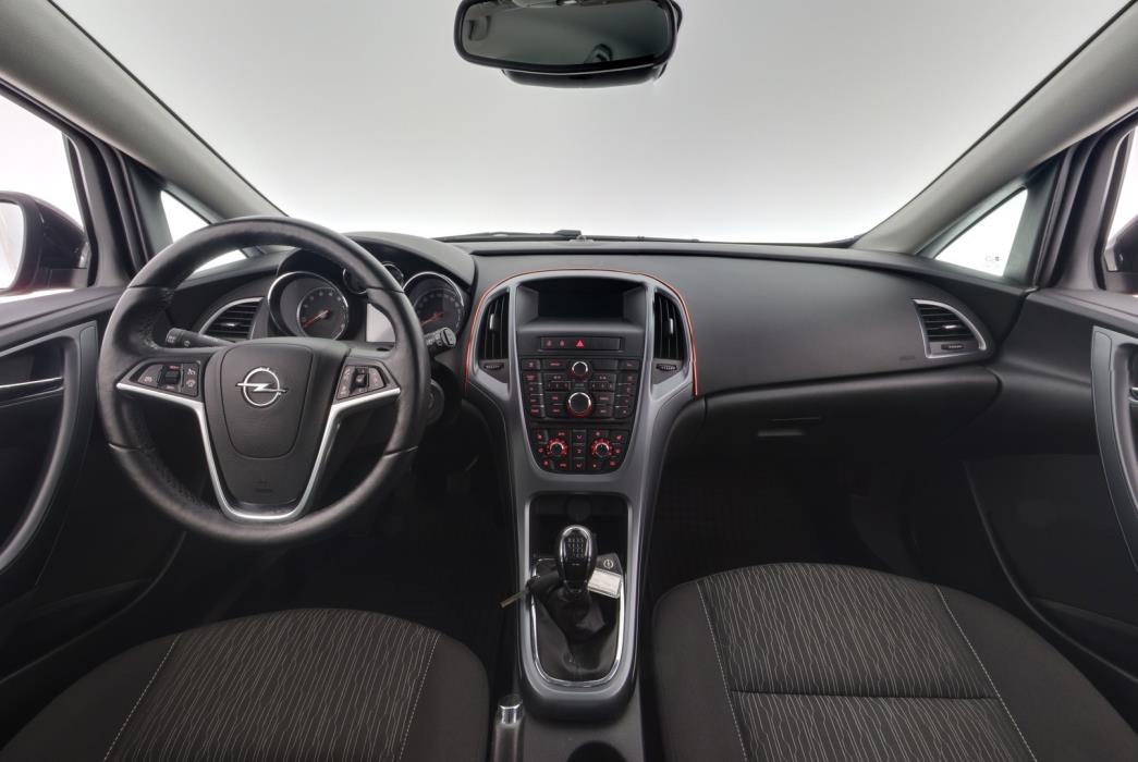 OPEL Astra 2013