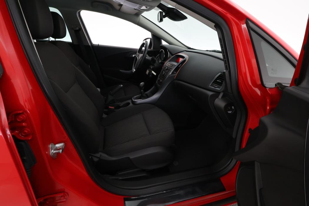 OPEL Astra 2013