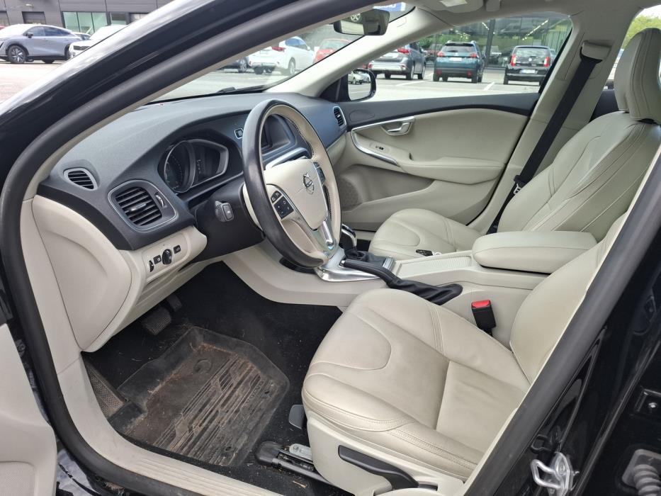 VOLVO V40 Cross Country 2017