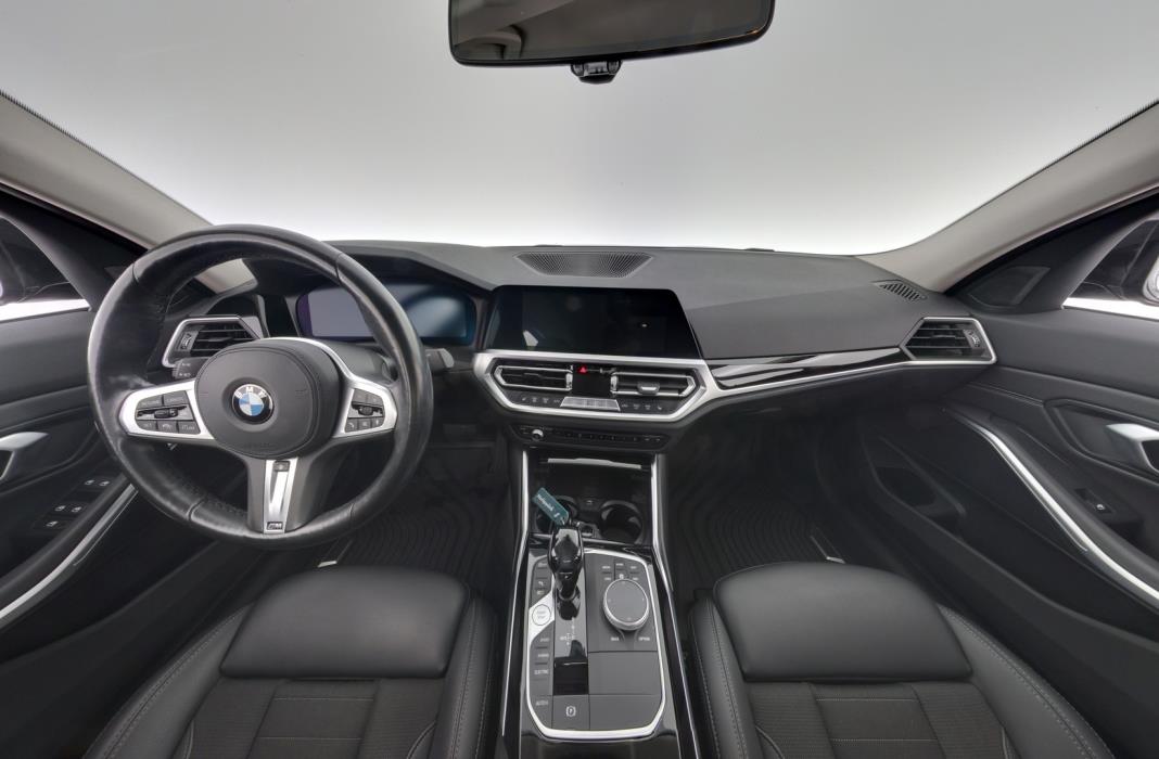BMW 330 2020