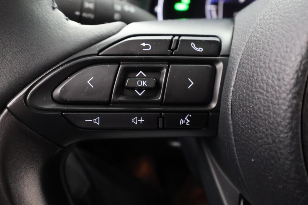 TOYOTA Yaris Cross 2025