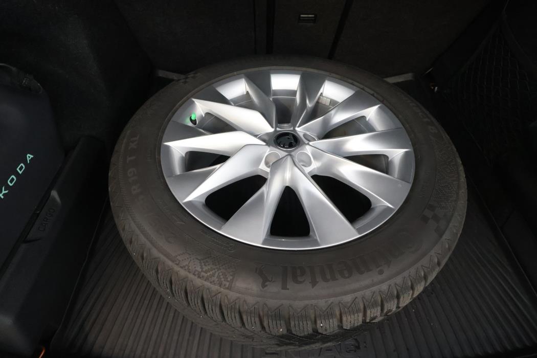 SKODA Enyaq 2025