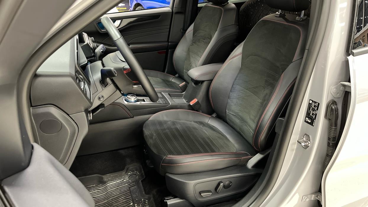 FORD KUGA 2024