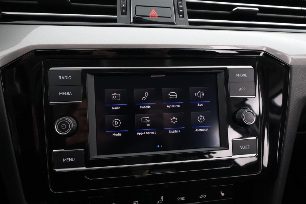 VOLKSWAGEN Passat 2022