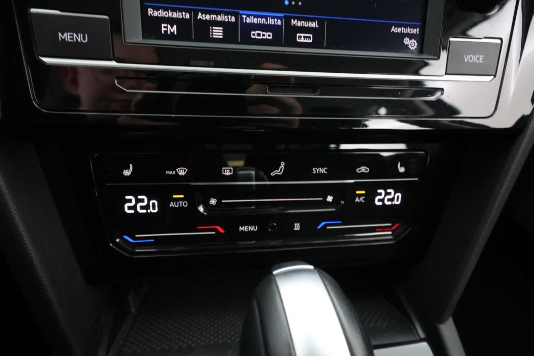 VOLKSWAGEN Passat 2022