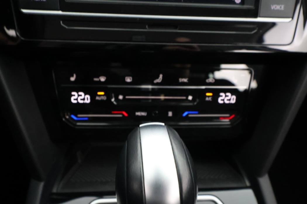 VOLKSWAGEN Passat 2022