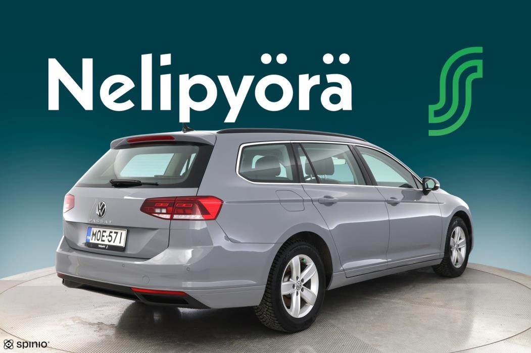 VOLKSWAGEN Passat 2022