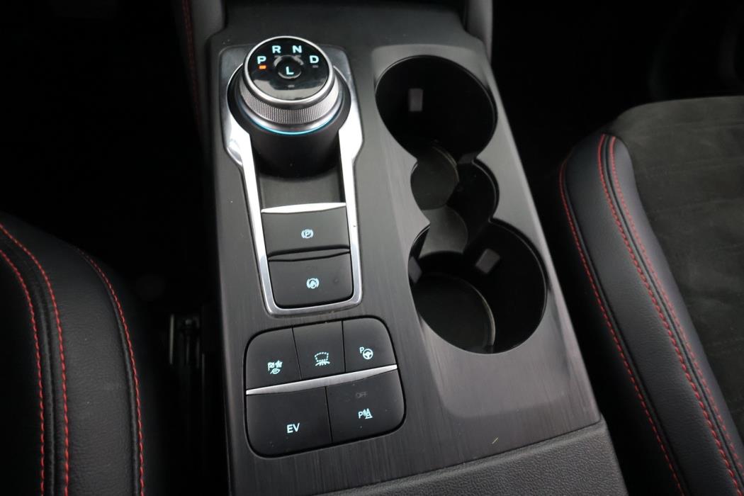 FORD Kuga 2023