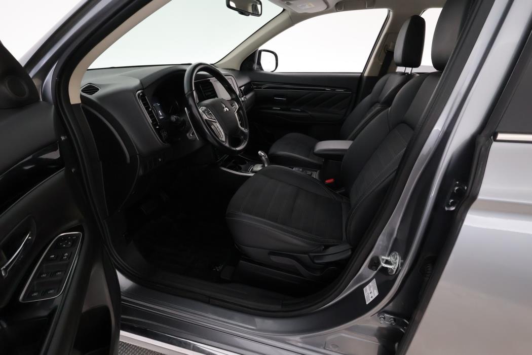 MITSUBISHI Outlander PHEV 2019