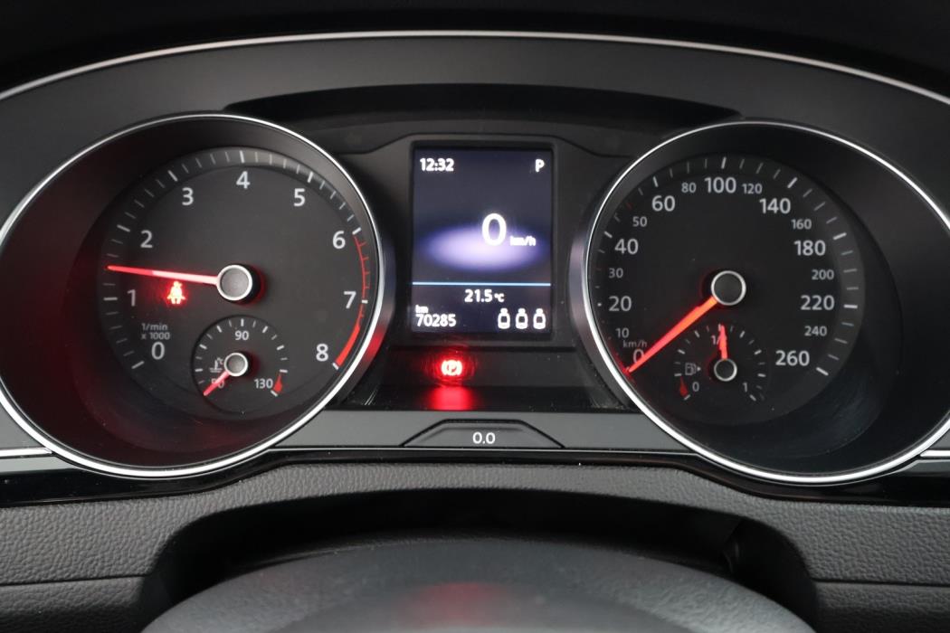 VOLKSWAGEN Passat 2022