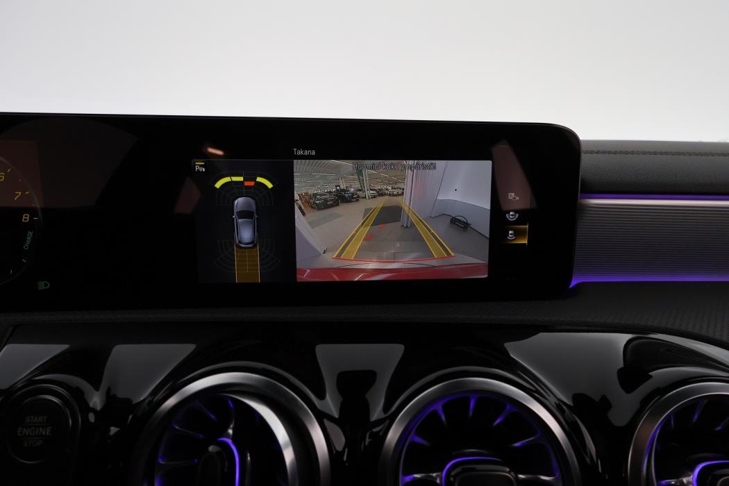 MERCEDES-BENZ A 2022