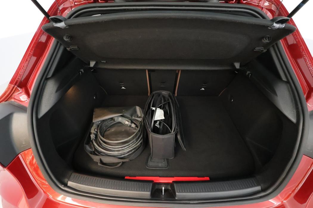 MERCEDES-BENZ A 2022