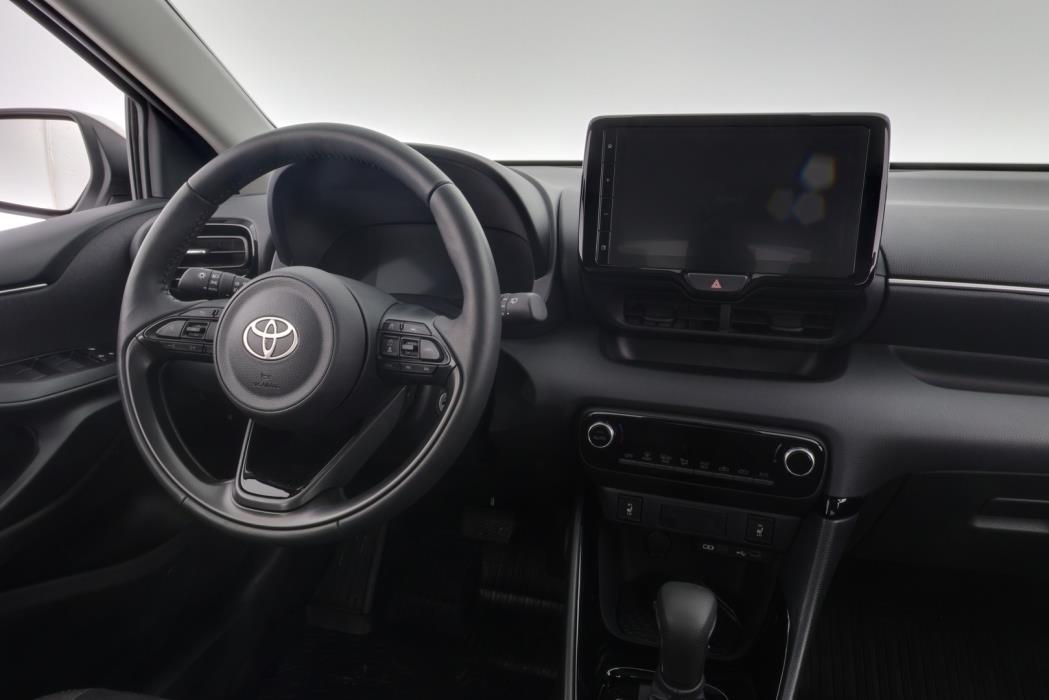 TOYOTA YARIS 2025